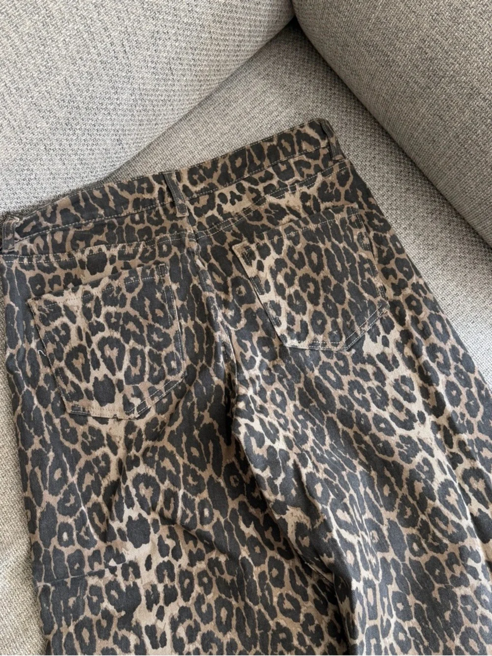 NWT Cheetah Print Wide Leg Jeans - Picture 8 of 9